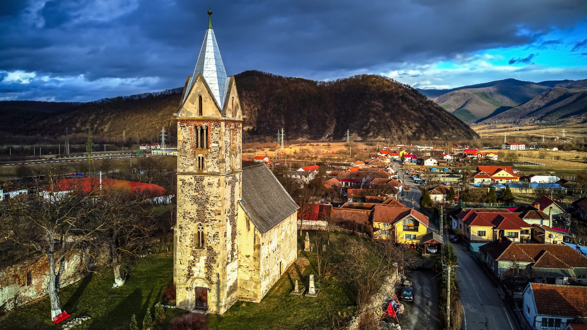 Descoperă Țara Hațegului - Ce să vizitezi
