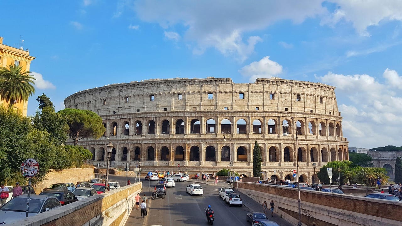 Roma si minunea sa, Colosseum!