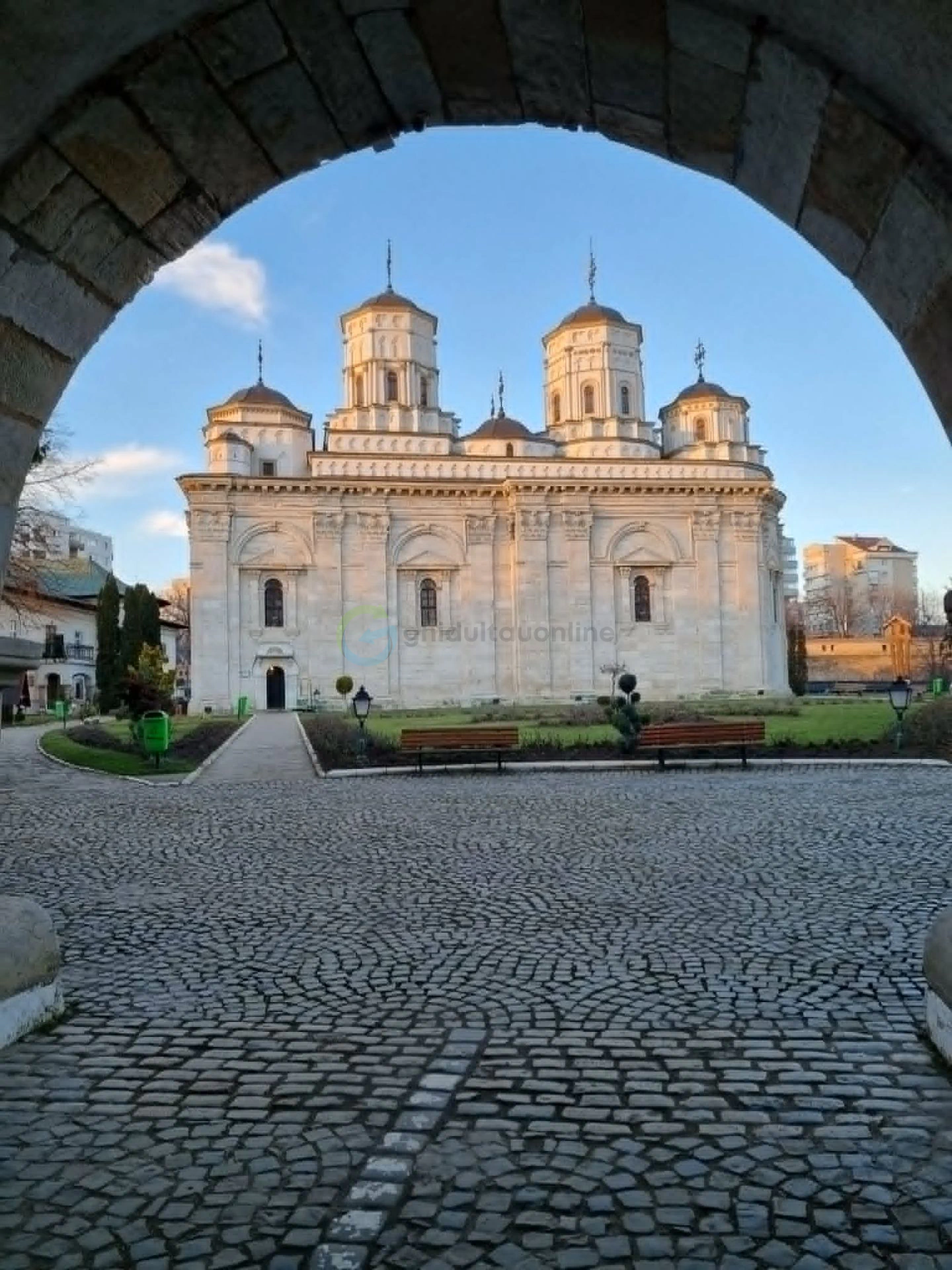Mânăstirea Golia