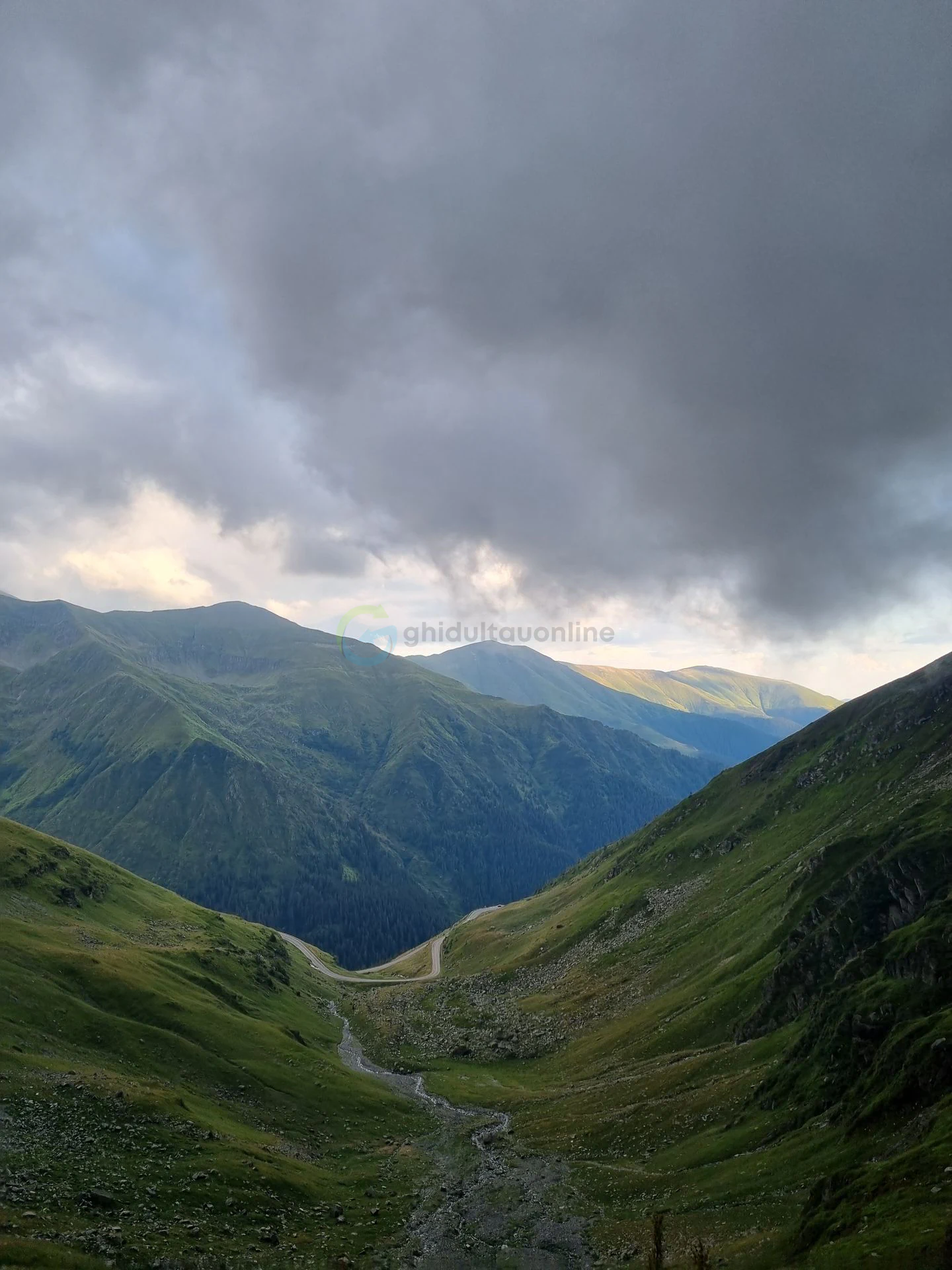 Top drumuri montane din România: 5 șosele spectaculoase și ce vizitezi pe traseu