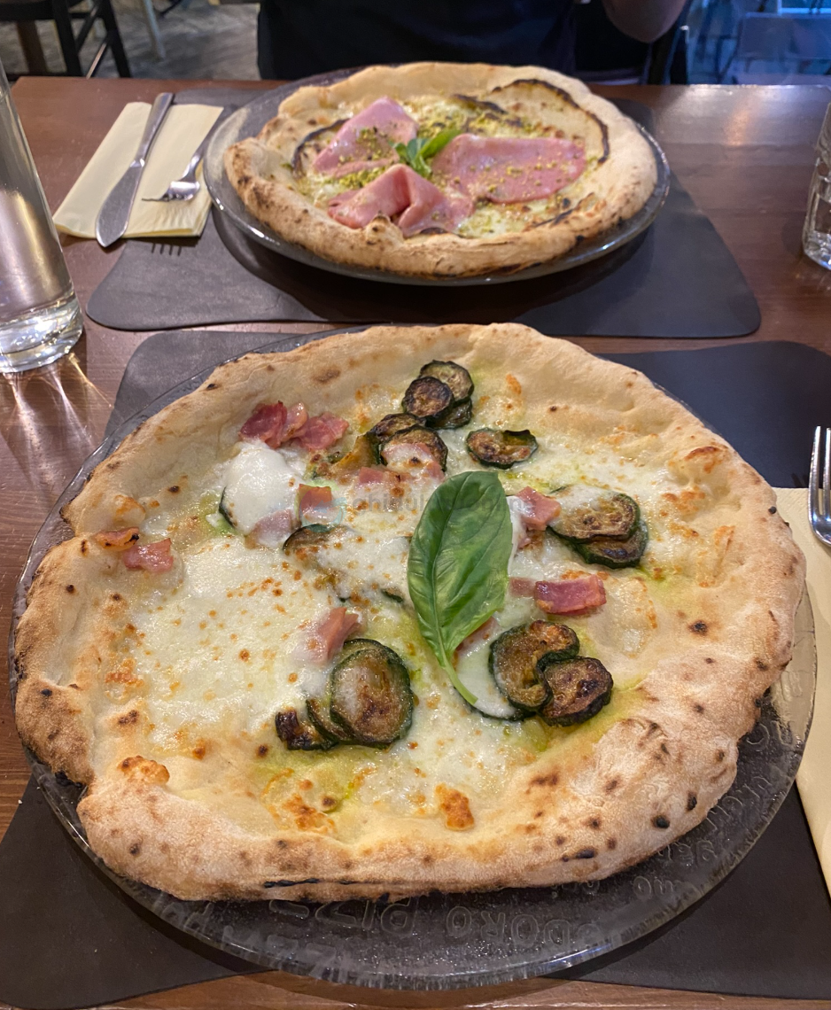 Mama Eat, pizza
