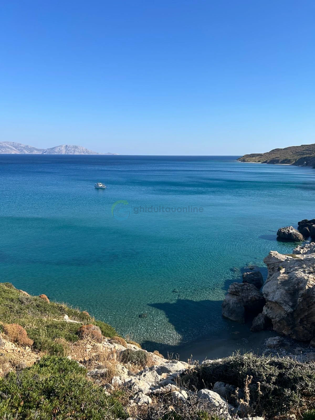 Drumul spre plaja Agios Giorgios