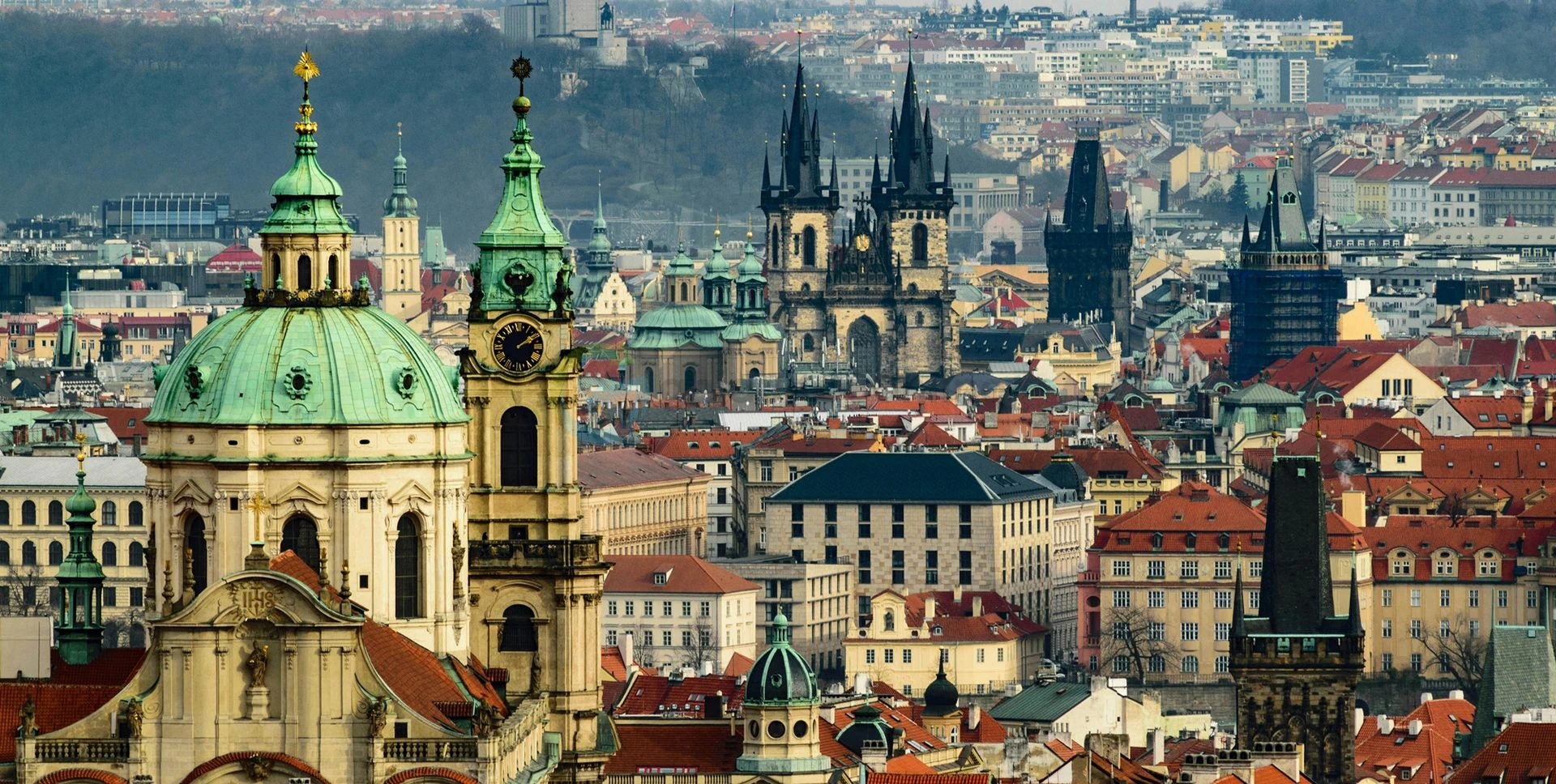 vedere panoramica asupra orasului praga